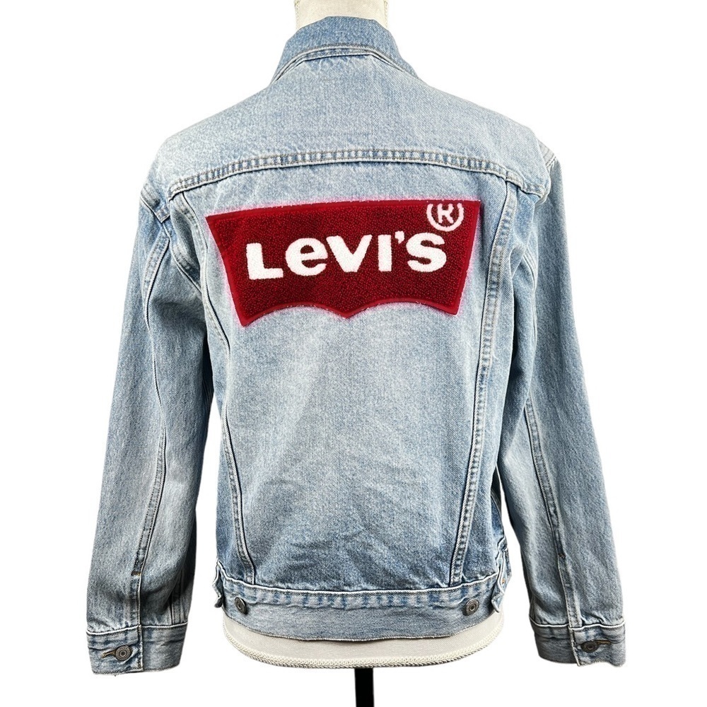 Levi’s Women’s LEVI’S PATCH ON BACK Premium Distressed Denim Jean Jacket